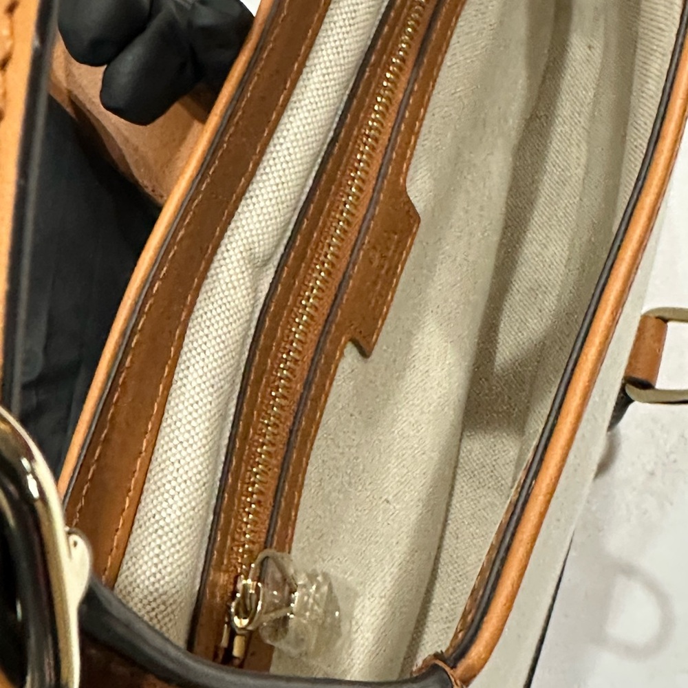 GUCCI Small Jackie Canvas Shoulder Bag
Brown leather (Calf), white canvas - Picture 6 of 16